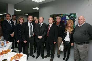 En el centro, Manuel Pedro Fernández (alcalde de San Cibrao), Luis de Gerónimo y José Elías Mera (presidente de los empresarios).